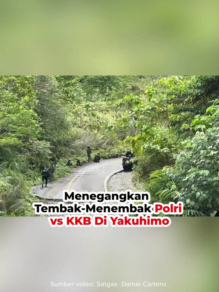 Menegangkan Tembak-Menembak Polri vs KKB Di Yakuhimo Kejadian tembak-menembak antara anggota Polri dengan KKB ini terjadi di Distrik Seradala, Kabupaten Yahukimo, Provinsi Papua Pegunungan, Senin (21/9/2025). Berdasarkan informasi dari Satgas Operasi Damai Cartenz, aparat saat itu sedang melakukan pengejaran dan penyelidikan terhadap pelaku aksi kekerasan oleh Kelompok Kriminal Bersenjata (KKB) pimpinan Elkius Kobak yang menyebabkan lima warga sipil meninggal dunia. Video Editor: Krisna #IDNTimes #IDNTimesNews #tiktokberita #tiktoknews #IDNTimes_na
