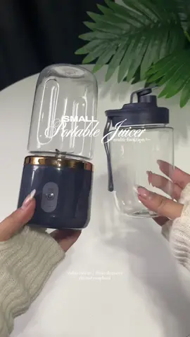— get this 400ml portable juicer — a mini, wireless blender perfect for fresh juice anytime, anywhere! #portableelectricjuicer #smallportablejuicer #blender #wirelessblender #multifunction 
