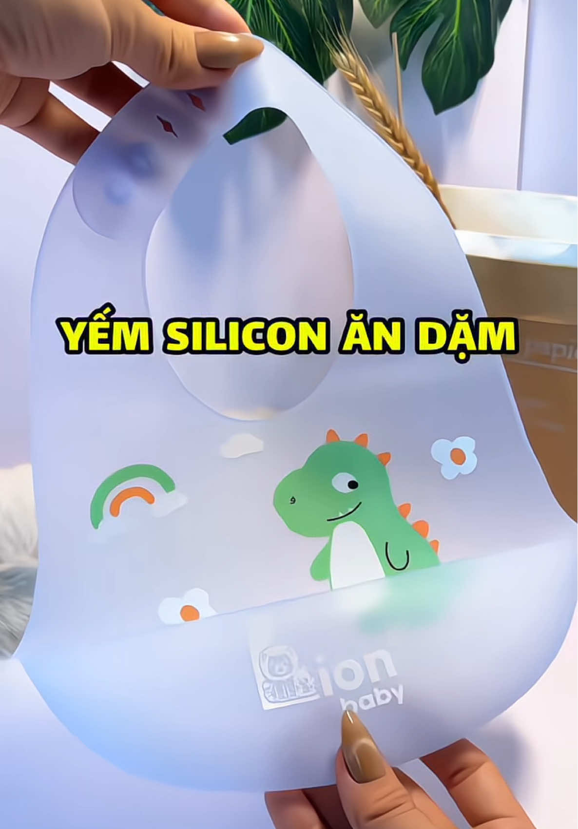 Yếm mỏng nh3, dễ dùng, bé đeo ăn uống sạch sẽ các mẹ ạ #yemsilicon #yemandam #andam #mevabe #mebimsua  @Mẹ Mai  @Mẹ Mai  @Mẹ Mai 