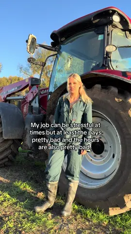 At least the staff morale is good 😅 #farming #agricultura #countrygirl #caseih 