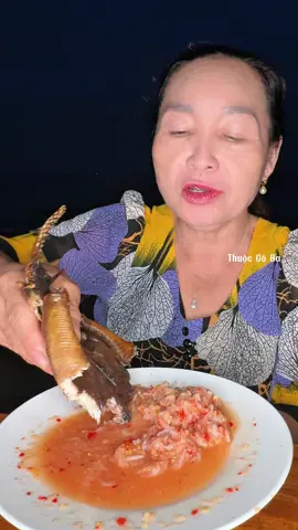Cá đuối câu kiều nướng chấm mắm ruốc muối xổi nè. #thuoccoba #dacsanvietnam #xuhuong #mukbang #ancungtiktok 