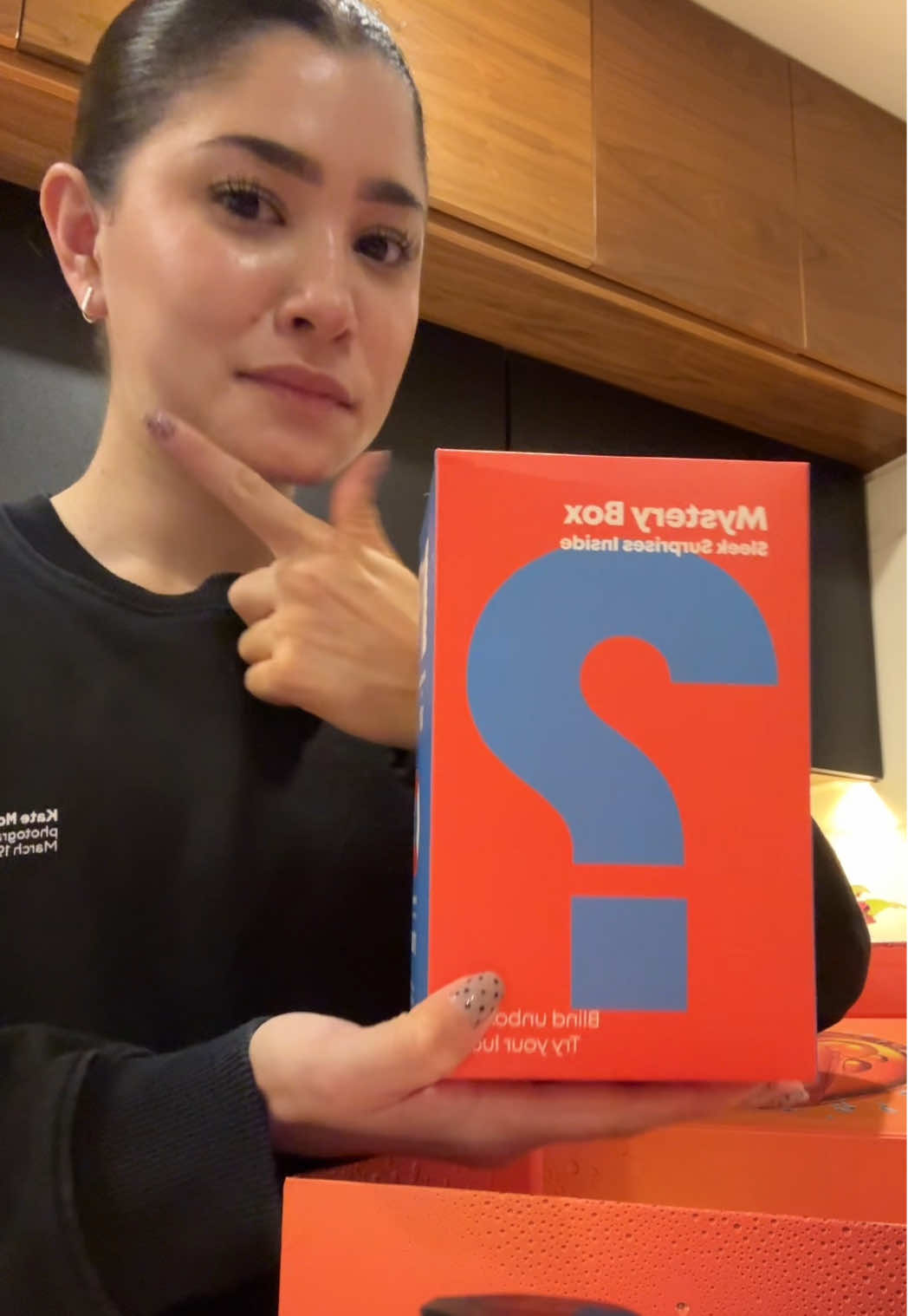 PR ASMR unboxing the new @Matrix Mega Sleek 96H Anti-Frizz Topcoat 