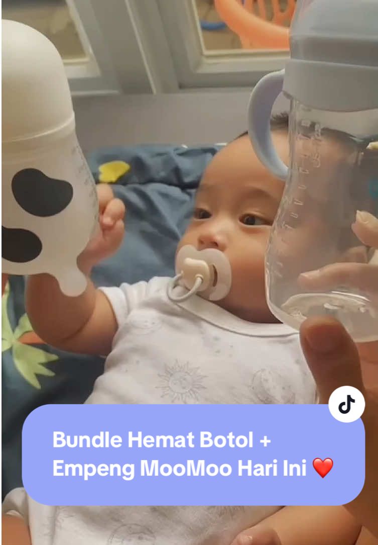 Tuhh kann, bayi pasti pilih yang menarik dan nyaman buat mereka 🥰 Masih ragu cobain botol & empeng MooMoo? Awas nyesel kehabisan lagii 😭 #rekomendasi #moomoobundle #empengmoomoo #dotmoomoo #botolsusumoomoo 