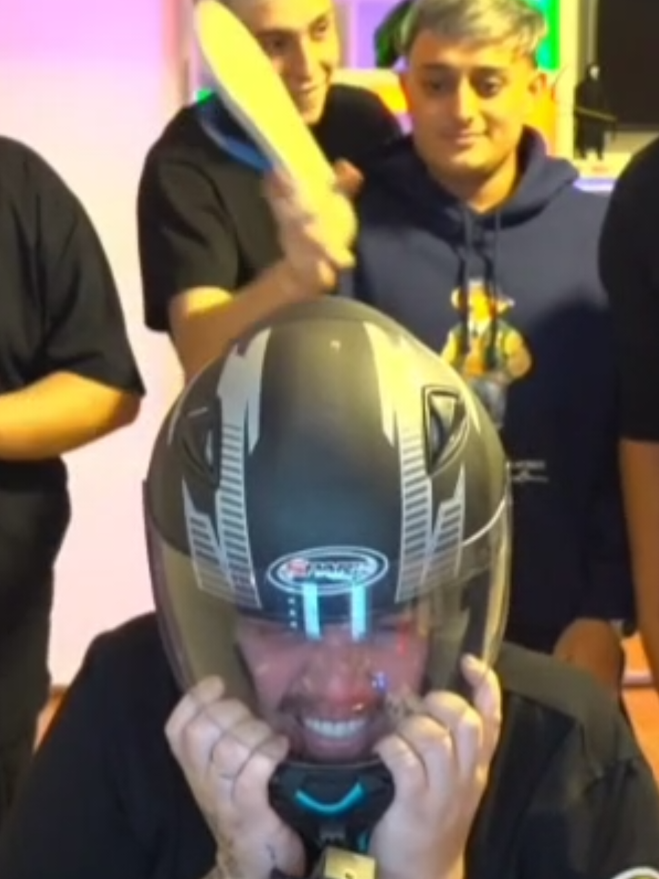 brincadeira do capacete kkkk #clip #muriloso #cortesmuriloso #fyp #viraliza 