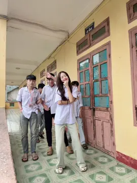 Cầm đầu đàn sói hoang hư hỏng 🐺