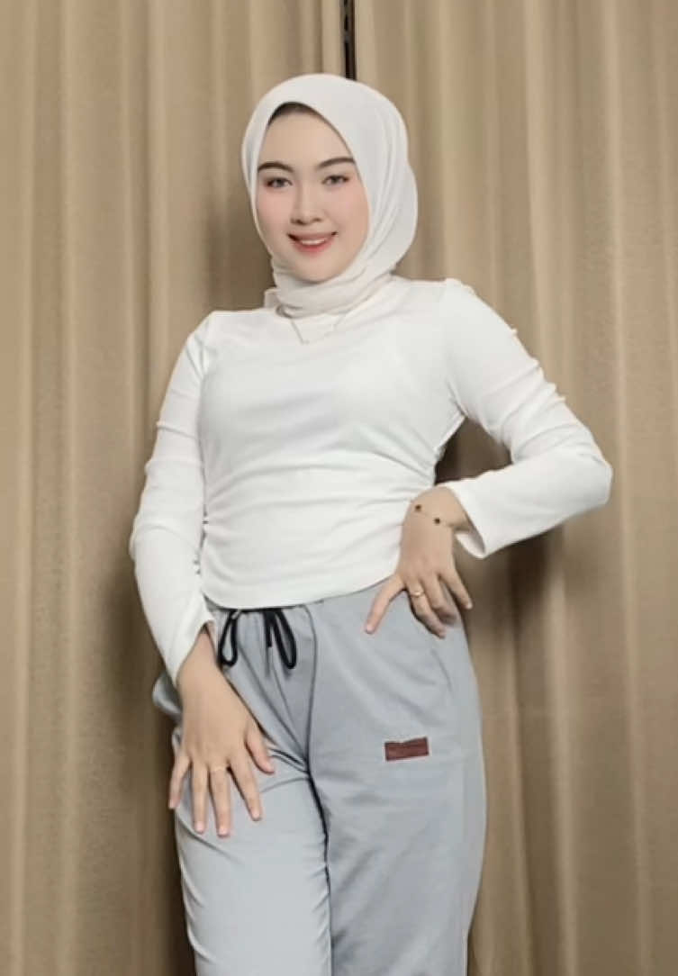 Celana by@IOK IN #fyp #OOTD #masukberanda #ootdcelana #rekomendasioutfit 