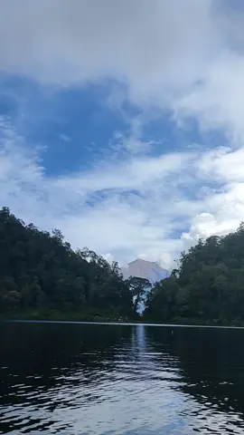 Ranu Kumbolo nya sumatera 😍  #fyp #wonderfulindonesia #gunungkerinci #danaugunung7kerinci #1950mdpl 
