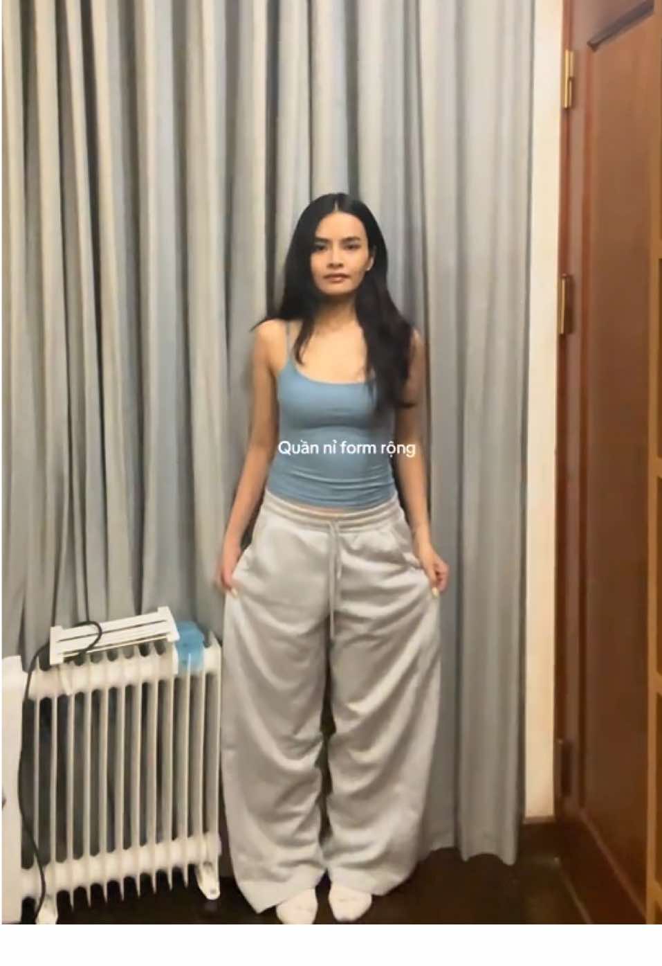 Sao lại có thể vừa đẹp thế nhỉ 🫶🏻 #fitcheck #outfit #sweatpants #quanni #quaniongrong 
