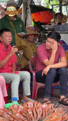 Khương Dừa, NS Dũng Nhí, Thuý Nga đã có mặt tại chợ Thạnh Hoá (Long An)…#khuongdua #dungnhi #khươngdừa 