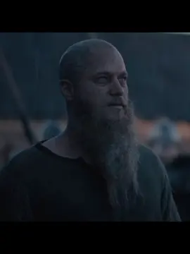 راغنار 😔💔.                                       #ragnarlothbrok #vikings #fyp #edit 