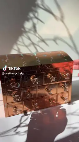 Charlotte Tilbury beauty treasures chest ❤️ #charlottetilbury #beauty #advent #calendar #sephora @glam_girl 