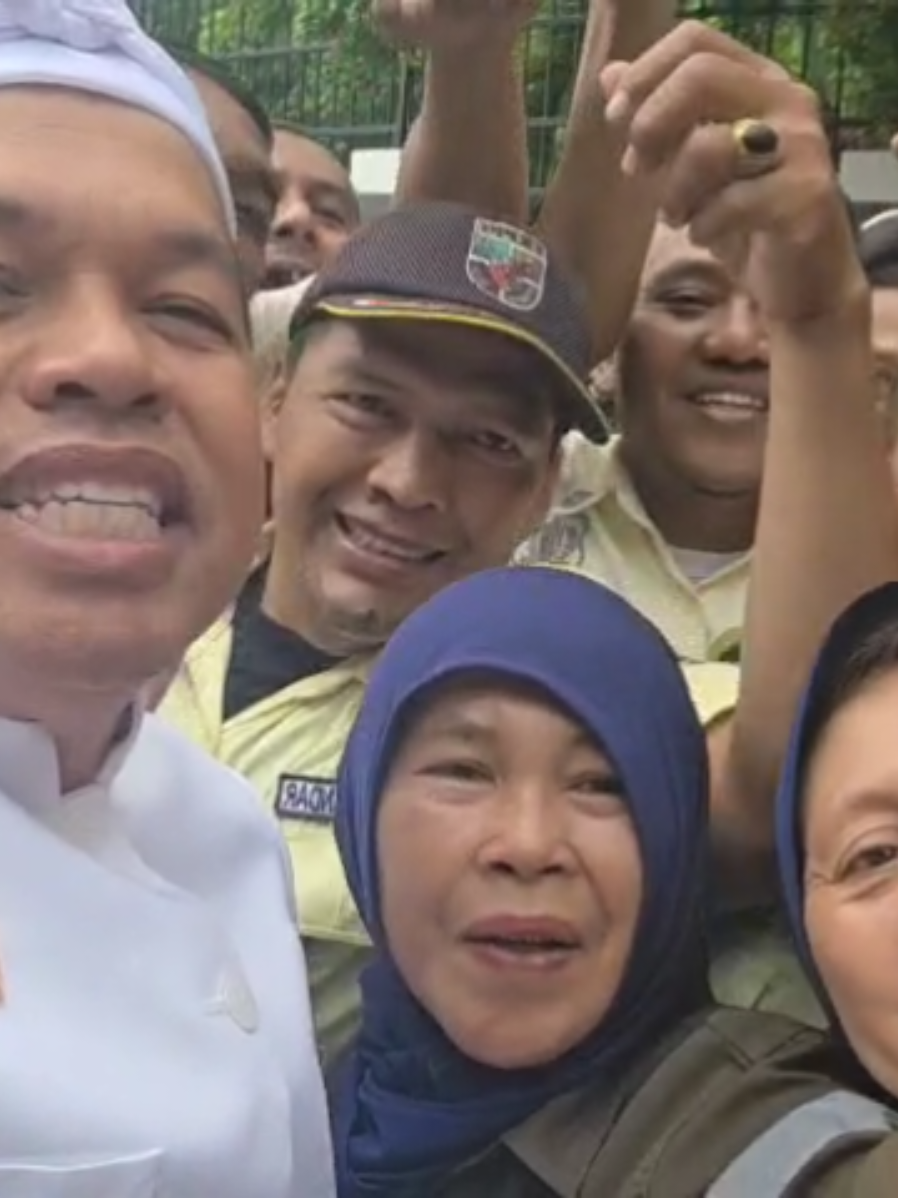 Kantor orang aja dijagain, apalagi kamu...WELL