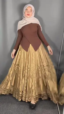Saking bagusnya roknya egk mau berpaling sama yang lain😍#fyp #masukberanda #OOTD #rokbrukat 