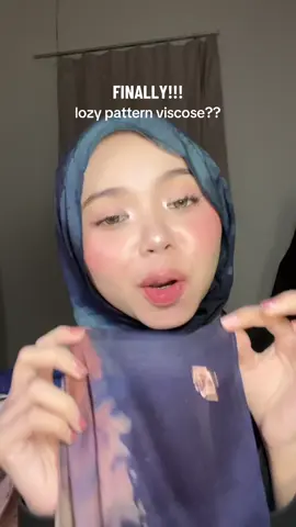 INI YG AKU TUNGGU TUNGGU, percaya ga ak lg co 1 warna lg bnran cakep banget gilakkk😭😭😭😭 #patternviscose #lozyhijab #printedviscose #hijabpattern #pashminapattern 