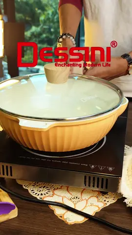 Senang betul ada frying pan besar macam ni kan😍 senang nak buat berkuah / menggoreng! Design pun aesthetic😝