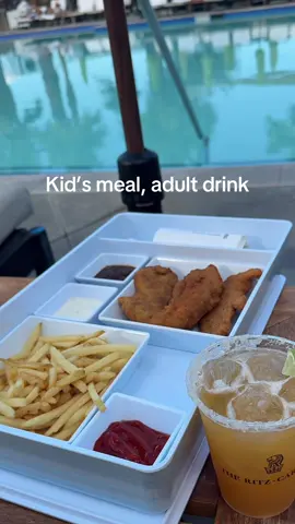 It’s the only way 🤍 gimme a chicken tendie and a spicy marg 🍟🍹✨ a perfect pool day @The Ritz-Carlton Rancho Mirage #relatable #poolday #palmsprings #staycation #Foodie 🤍
