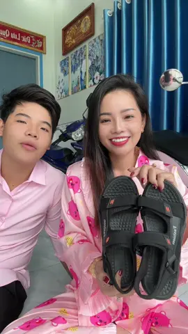 Dép sandal Kháng có ghim ở góc trái video ạ #nguyennhanh #thuckhang #mientay #review #dep 