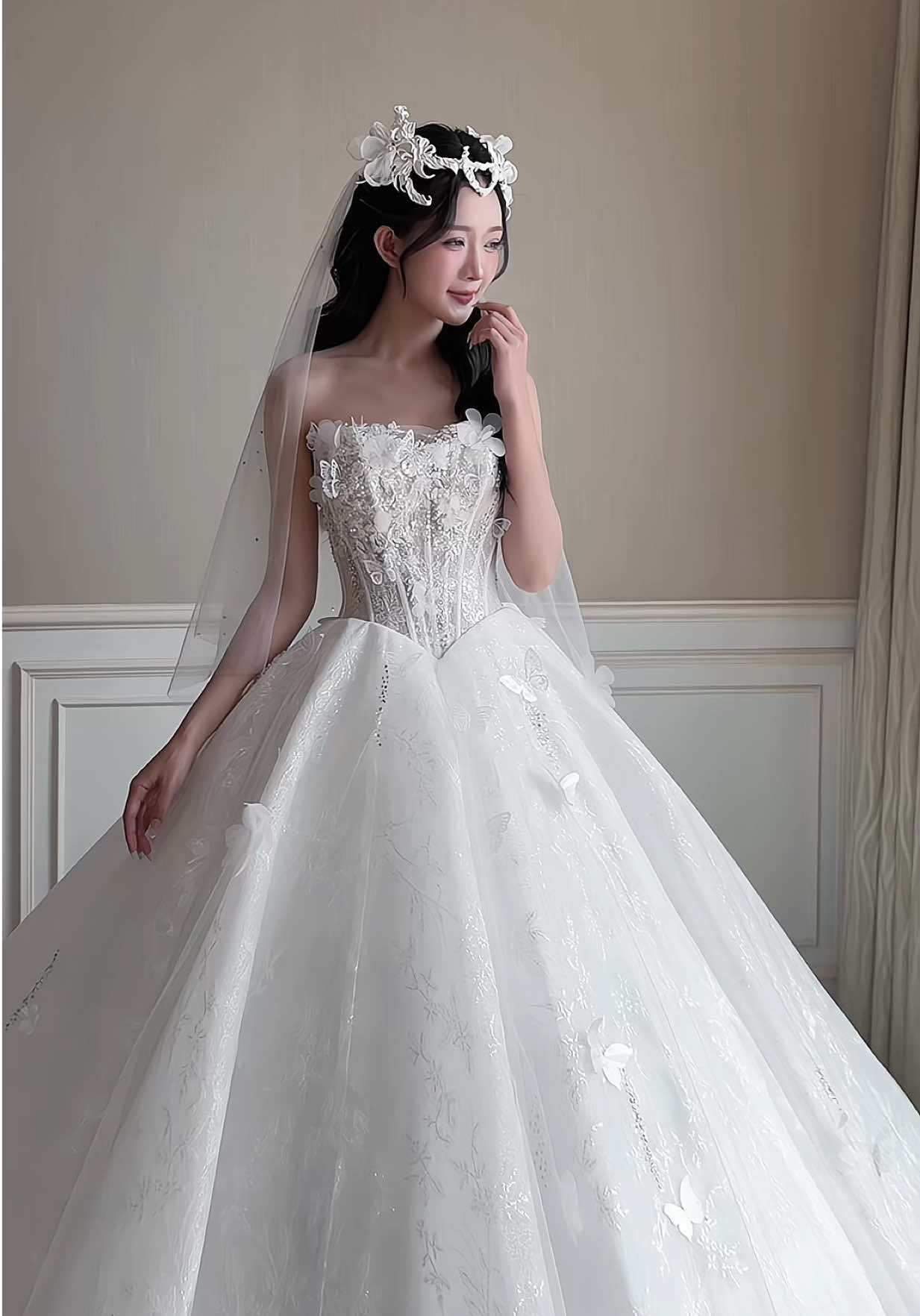 Dựa theo những bộ phim hoạt hình, từ những nàng công chúa mà chúng ta từng xem…🧚🏼‍♀️💕  #codau #vaycuoi #xuhuong #rosebridal #roesbridalbyduongthuythai 