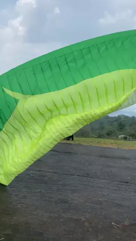 Paradigling west java #paralayang  #paralayangbatudua  #paralayangsumedang  #atlitparalayang #pestivalsumedang 