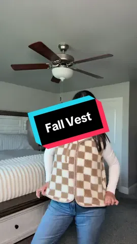 I am loving checked print right now! #fallvest #vestoutfit #fallfashioninspo 