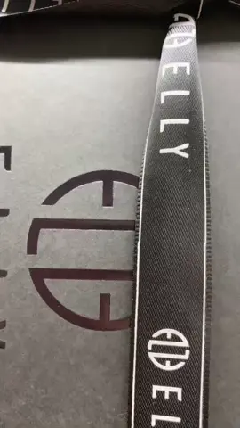 Giữa muôn vàn phong cách, xu hướng đơn giản vẫn luôn được các quý ông ưu tiên và chọn lựa. ELLY HOMME #EVM28 được thiết kế từ chất liệu thật cao cấp mềm mịn, màu sắc sang trọng, tinh tế và nổi bật với phom dáng ví cầm tay gấp ngang kinh điển, đây chính là item làm toát lên vẻ đẹp mạnh mẽ, nam tính trong outfit của chàng👜💯 #ellydongthap #ellyvietnam#ELLY #vinam 