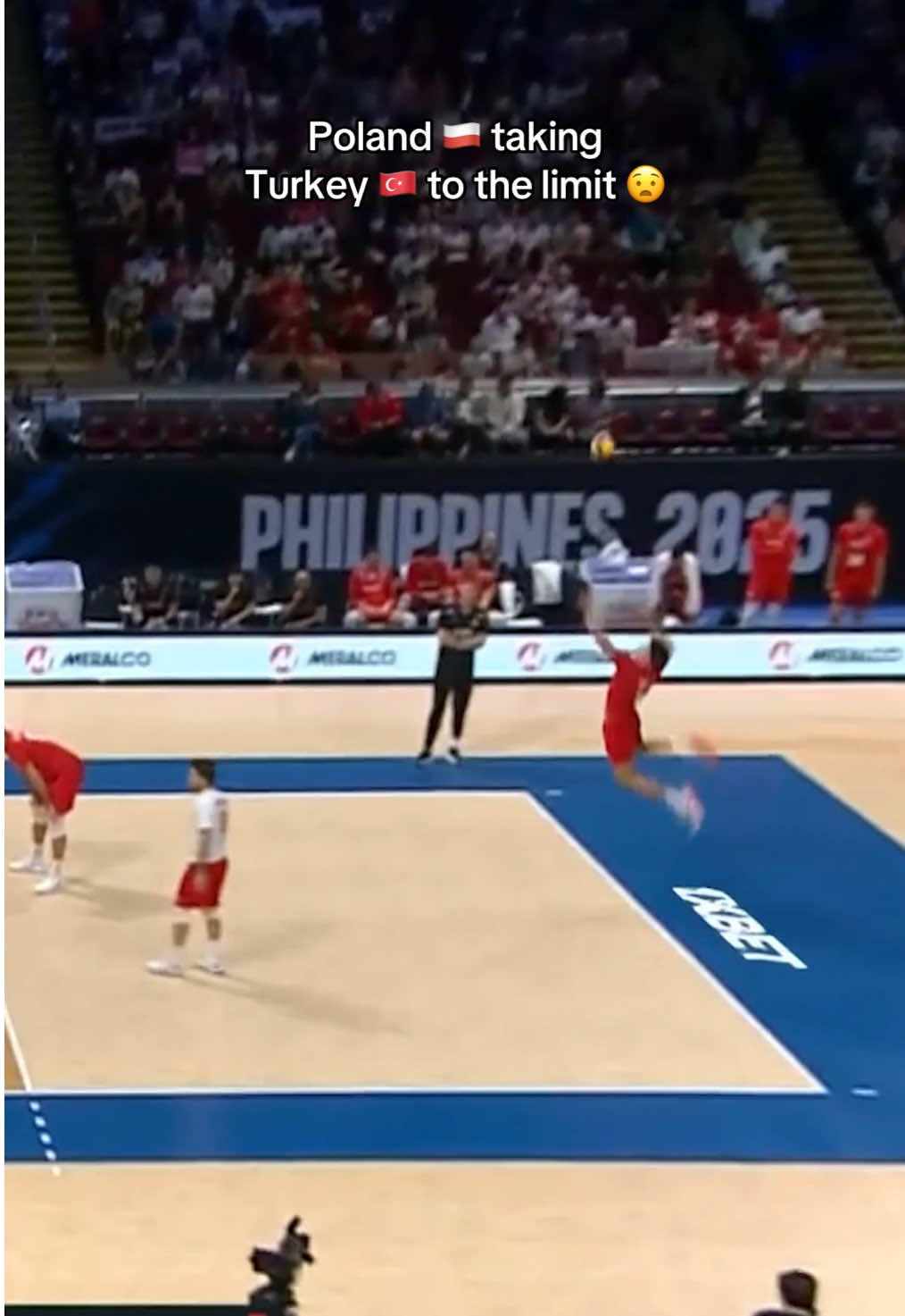 Poland won't back down! 😤🇵🇱 #Volleyball #ElectrifyingPhilippines #MWCH #poland🇵🇱 