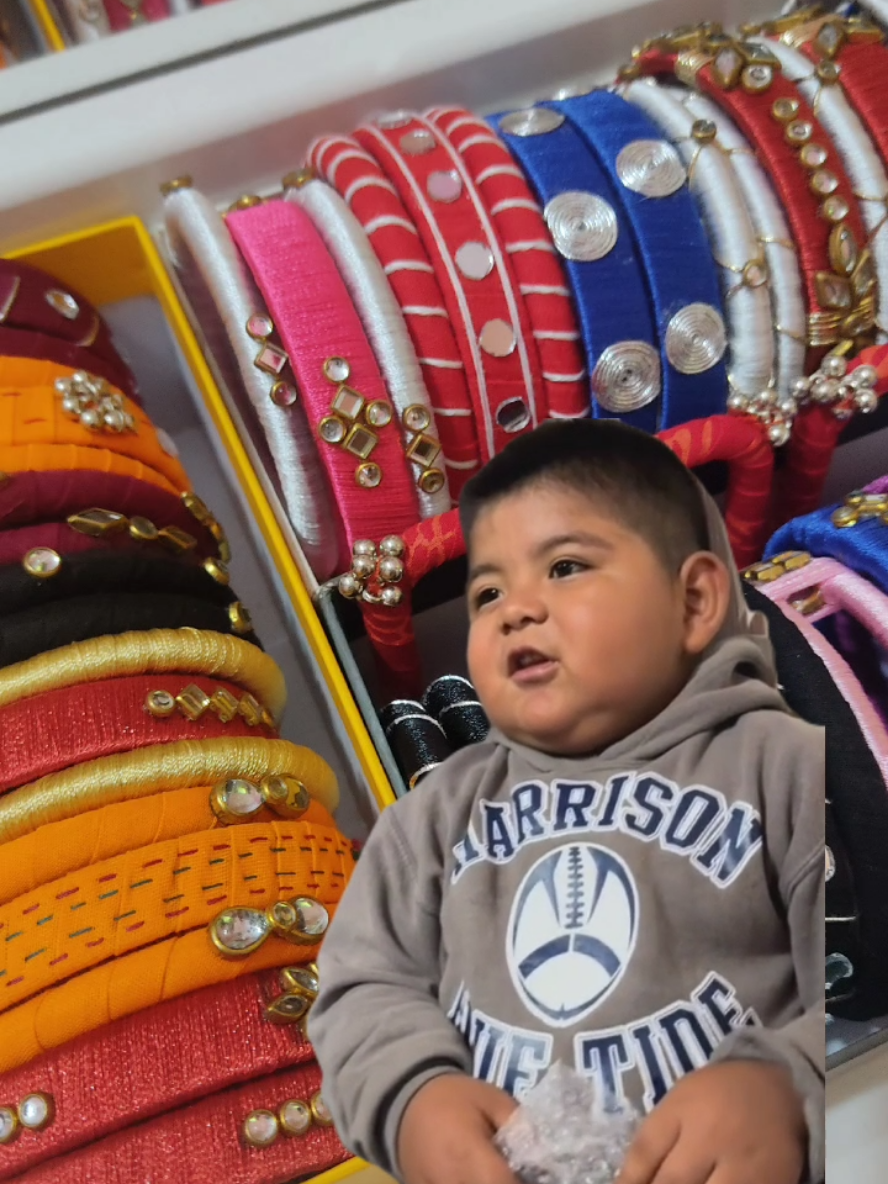 I'm shy.... #fypシ゚viral #foryou  #handmadejewelry #newbussieness #unfrezzmyaccount 