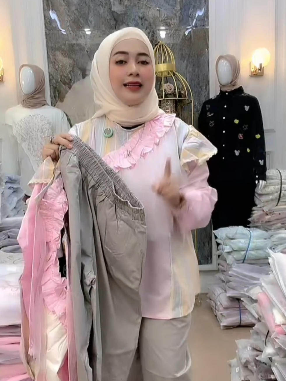 Setelan Vellara Exclusive By Vanos #setelanwanita #setelankekinian #setelanpremium #onesetwanita #onesetpremium 