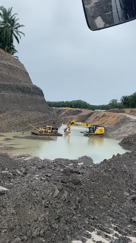 Om koyak #fyp #operatormudapunyacerita #batubarakalimantan #operator_excavator #tambangbatubara 