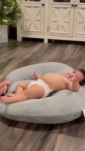 Baby laugh 😂 #baby #laugh #funny #fyp #babylaugh #funnybaby #funnyvideos #happy #viral #babytiktok #foryou 