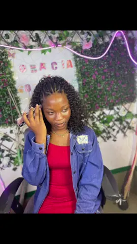 Le paradis des tresses tendances je vous rassure 🙂‍↔️❤️venez avec votre modèle et laissez mes doigts opérer la magie 😍#TiktokTogo #visibilité #debloquemesvue🥲🙏🏽 #228🇹🇬 #tressetendance 