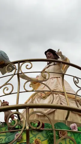 pov : you see your favorite princess since your childhood for the first time 🥀 #pourtoii #fyp #disneylandparis #disney #beautyandthebeast 