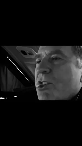 Владимир Жириновский — политик, к которому нельзя было относиться безразлично. Кто-то аплодировал, кто-то возмущался. Но слушали все. Его слова гремели, как удары грома. Он говорил то, о чём другие молчали, и делал парламент местом, где его голос всегда звучал громче остальных. #москва #жириновский #мечта #россия #успех