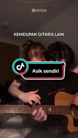 Tim asik sendiri sini ngumpul 🥹 #artisanguitar #fyp #gitaris #couple #gitarmurah 