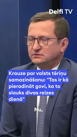 🐄💸 Kā pieradināt govi, ka to slauks divas reizes dienā – valsts izdevumu griešanu salīdzina zemkopības ministrs Armands Krauze.  Viņš uzsver, ka nedrīkst strauji kaut ko nogriezt nost, jo tad “iemetīsies tesmeņa iekaisums un viņa būs beigta”.  #Kāpēc #DelfiTV 