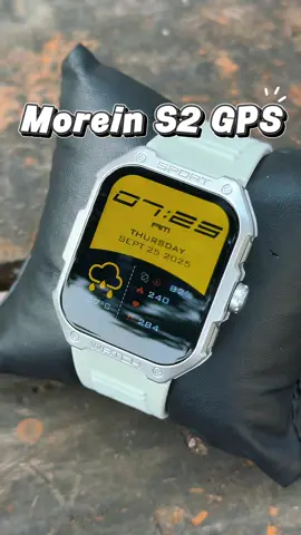 Morein S2 GPS Smartwatch Smartwatch layar lengkung kece dengan fitur segudang, tapi harganya masih ramah banget⌚🔥 ✅ Built-in GPS untuk tracking olahraga lebih akurat ✅ Bisa telpon & baca pesan langsung dari pergelangan tangan ✅ Cek detak jantung, saturasi oksigen, stress level, & kualitas tidur ✅ Info cuaca, kalkulator, dan masih banyak fitur bermanfaat lainnya Satu jam tangan, semua kebutuhan harianmu beres! 😉 #moreins2gps #smartwatchgps #hobaba #paydaysale #wibgajian 