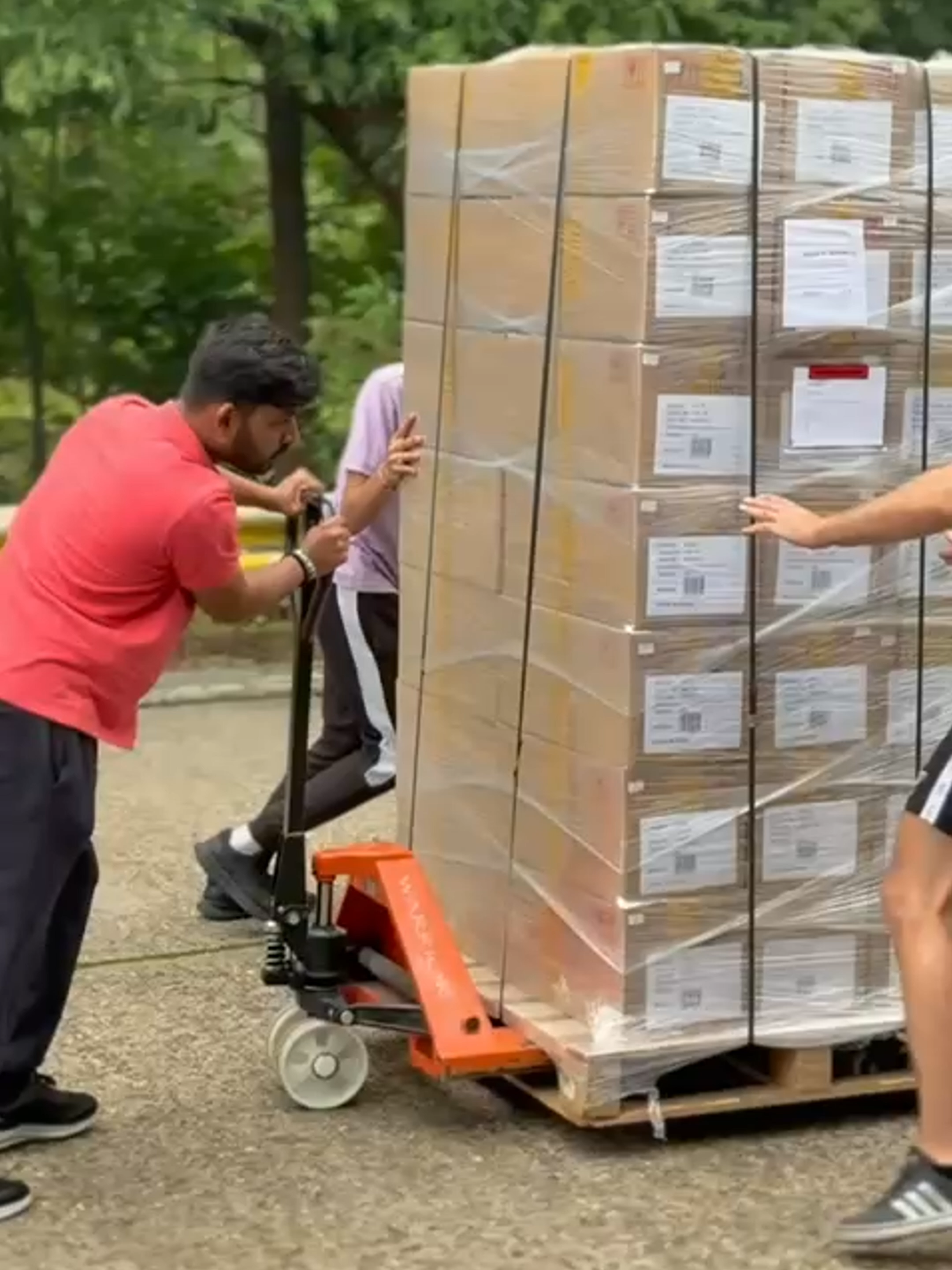 Nothing beats a fresh meal packed sustainably. 🌿 New Designs available! Get yours now! 👉 http://bit.ly/4myNdSm #ecochicuk #changetheworld #ChangeWhatYouCarry #fyp #SustainableStyle #ReduceWaste #TrendingNow #trends #ZeroWasteStyle