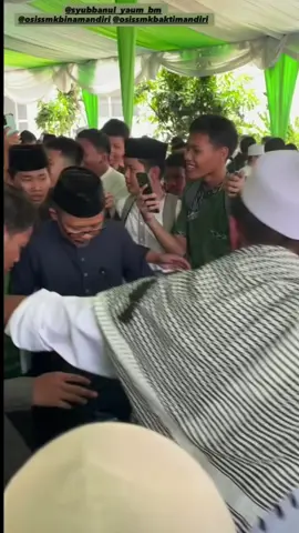 Ternyata beneran gak ada pak Syarif, semoga semuanya baik baik saja, ashab alwi pasti akan kangen sama alwi ketika menuntut ilmu ke luar negeri, Semoga Allah selalu memberi keberkahannya #capcut #alwiassegaf03 #alwiyoshidaassegaf #masyaallahtabarakkallah  #fypage 