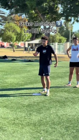 Striker Movement 9️⃣ #vznfootball #soccertraining #soccerskills #striker