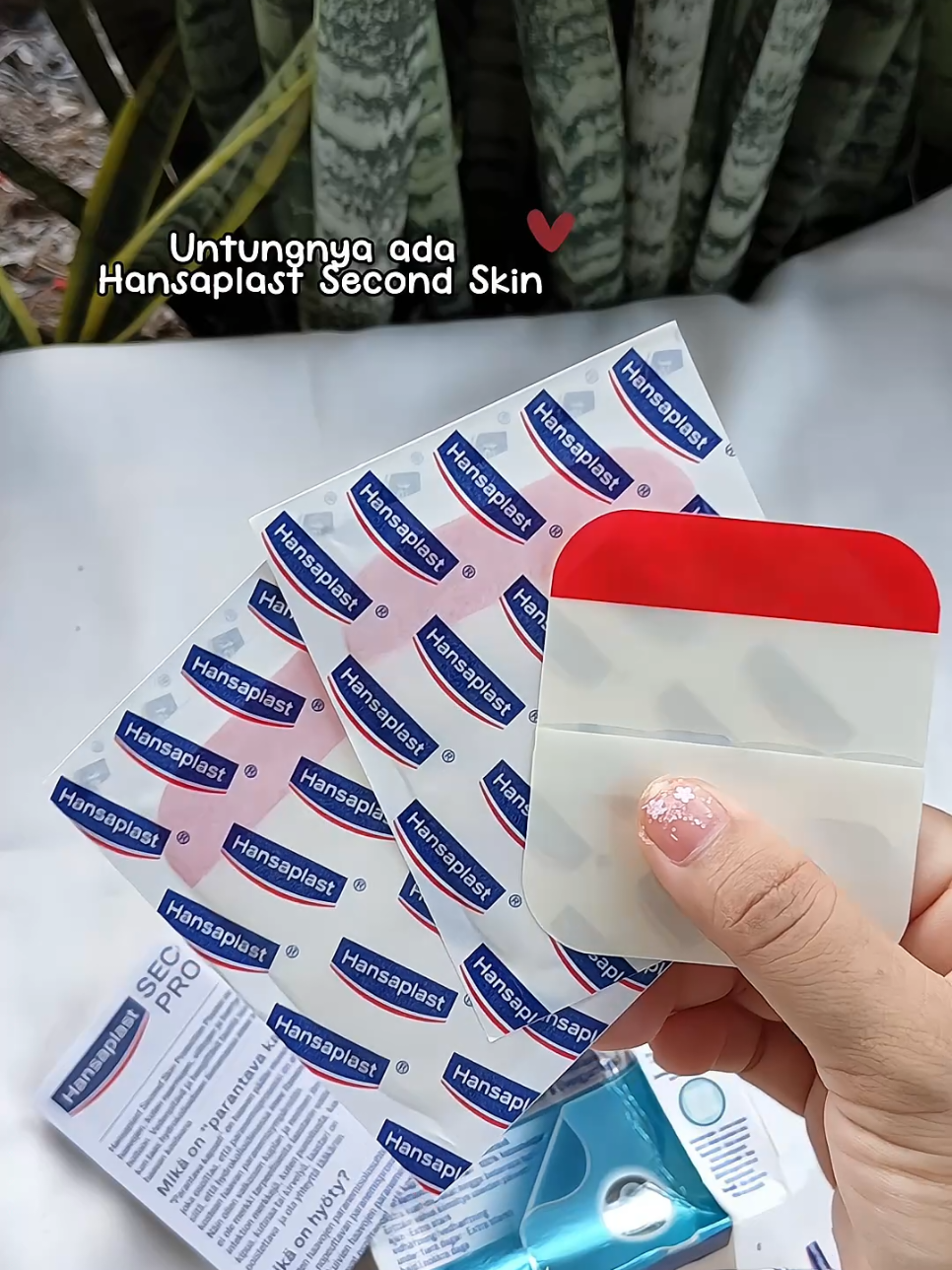 Luka kecil seperti ini pun bikin perih, untungnya ada hansaplast ini, bikin aktivitas jadi lancar lagi #hansaplast #hansaplastplester #secondskin #healfasterlikesecondskin #tenangbawahansaplast 