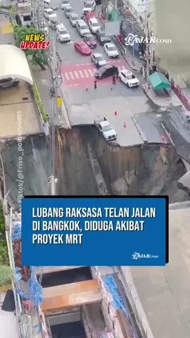 Sebuah jalan di depan Rumah Sakit Vajira, distrik Dusit, Bangkok, Thailand, amblas pada Rabu (24/9/2025). Peristiwa ini mengakibatkan lalu lintas terganggu, sejumlah infrastruktur rusak, dan memicu evakuasi warga di sekitar lokasi. Dalam sebuah video yang beredar, permukaan jalan terlihat perlahan runtuh hingga menimbulkan lubang besar.  Beberapa tiang listrik roboh, pipa air pecah, dan ruas jalan empat jalur terputus total. Mobil-mobil yang berada di sekitar lokasi panik dan berusaha mundur saat lubang terus melebar. Salah satu tepi lubang bahkan berhenti tepat di depan kantor polisi, memperlihatkan struktur bawah tanah yang terbuka. Pihak Rumah Sakit Vajira menyatakan layanan rawat jalan ditutup selama dua hari ke depan. Sementara itu, pejabat kota Bangkok memastikan struktur rumah sakit tidak terdampak, namun menginstruksikan evakuasi dari kantor polisi serta bangunan lain di sekitarnya. Gubernur Bangkok, Chadchart Sittipun, mengatakan tidak ada korban jiwa dalam kejadian ini, meski tiga kendaraan dilaporkan rusak akibat runtuhan. Ia menduga amblasnya jalan berkaitan dengan pembangunan stasiun kereta bawah tanah (MRT) yang sedang berlangsung di kawasan tersebut. (Apr)