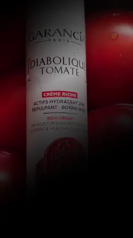 Coucou la crème diabolique tomate est juste incroyable 🍅😍. Elle donne bonne mine, elle hydrate et tout ça sans maquillage et sans filtre !! 😍 GARANCIA est une marque française de cosmétiques fondée par Savéria Côte, docteure en pharmacie et issue d'une lignée de pharmaciens depuis 4 générations 👏👏. On applique cette merveille le matin seule ou après le sérum habituel 👍. #collaborationcommercialenonremunérée  #bonnemine #garancia #garanciabeauty #skincare @LABORATOIRE GARANCIA 