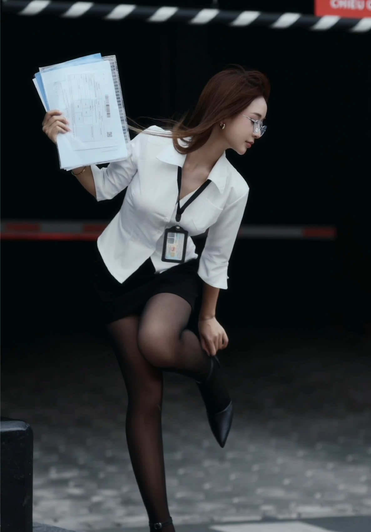 Trend thư kí cùng @Rùa👅 #ivanimage 