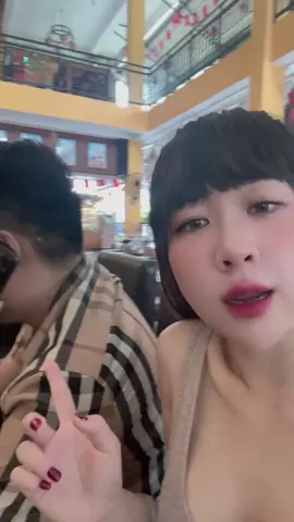 Đi với ảnh mà hổng dám chụp rõ mặt ảnh,tại sợ zợ ảnh thấy... Phận làm bồ nhí nên không dám công khai😅😅#xuhuongtiktok #trending 