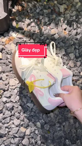 Em giày tui siuuuu thích này mấy bà 💯😘😘😘 #trending #xuhuong #giayxinh #giaynu #giaydep 