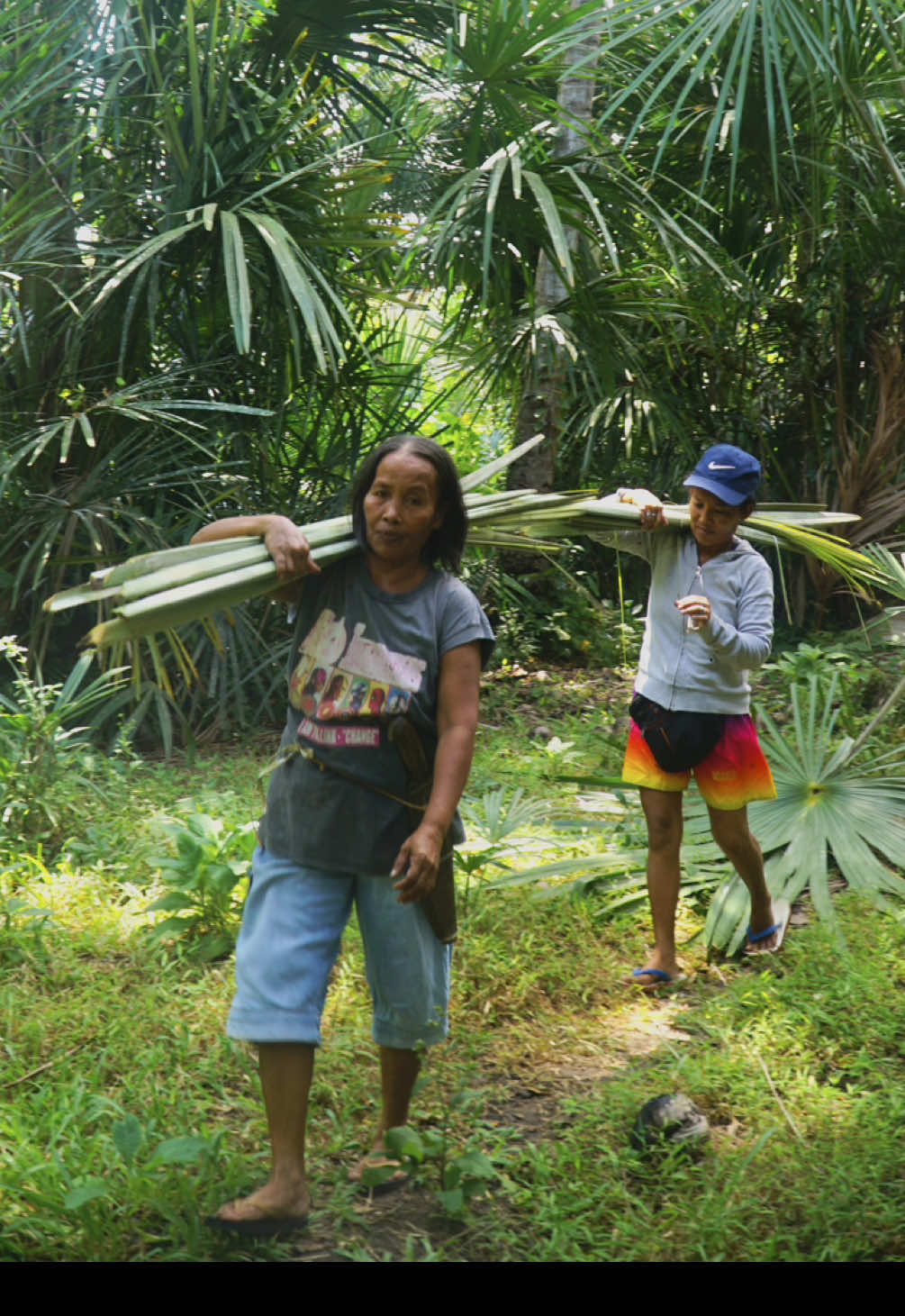 🌿✨ Step inside the world of Raffia 🧶 From the shoots of the humble buri palm to the skilled hands of our local weavers, every creation tells a story of tradition, sustainability, and Filipino artistry. 🤍🤎 Watch how nature’s gift is transformed into timeless crafts - a testament to passion, heritage, and community. Support local. Celebrate handmade. 🌾 Tourism Tubigon Boholtourismph 🎥 DM Project #TubigonRaffiaGallery #beholdbohol #SupportLocal #HandwovenWithLove #WeaversOfBohol                     