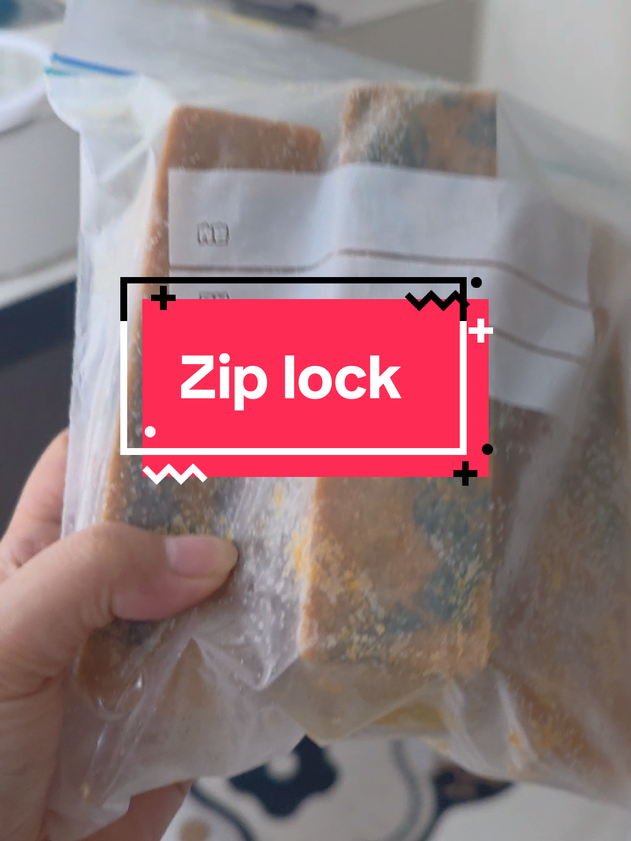 I use ziplock bags to store my frozen ulam so I can save space in the freezer. #ziplock #frozenfood #mealprep #foodstorage 