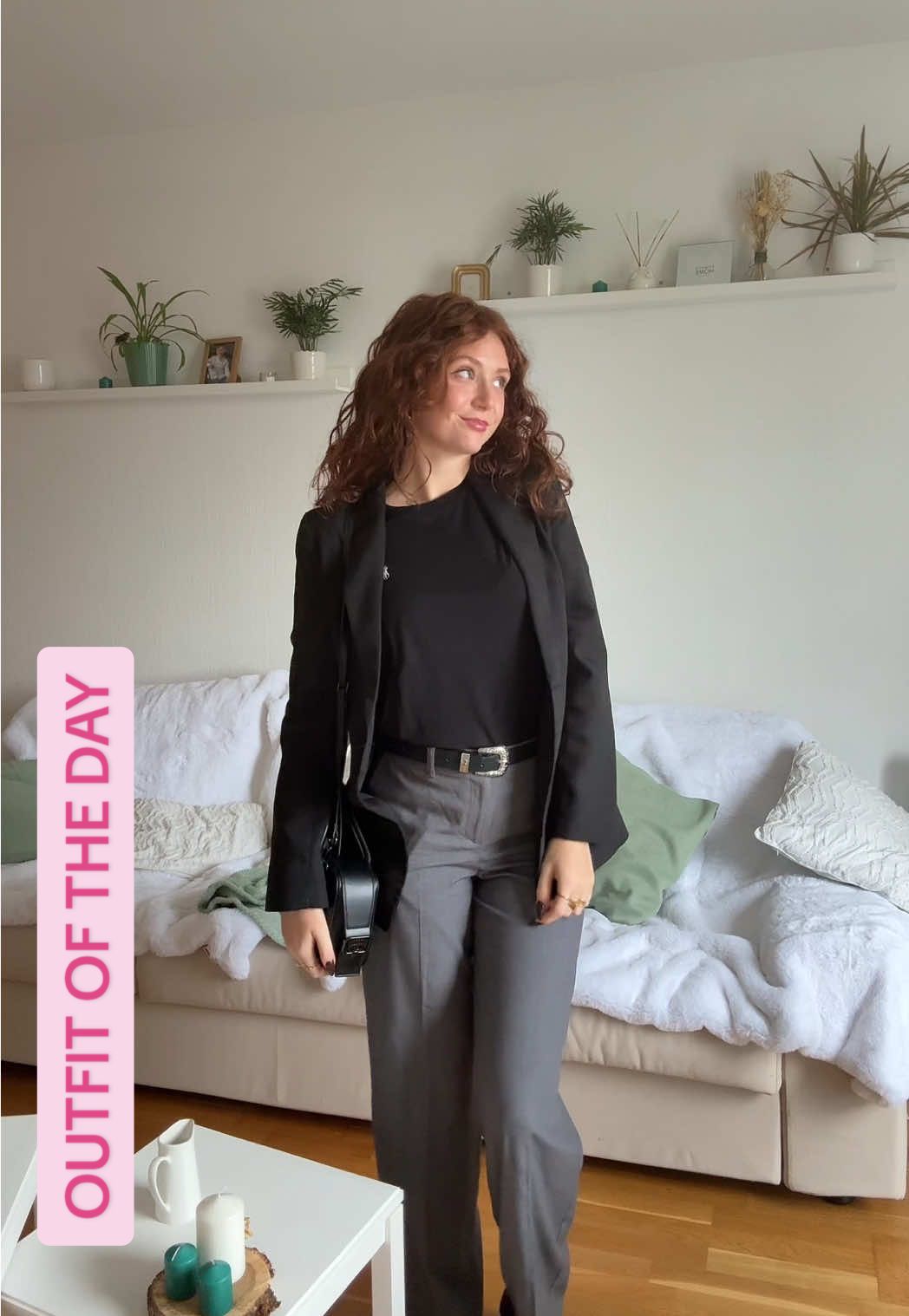 🩶🖤 Blazer @H&M  Tee shirt @Ralph Lauren  Pantalon et chaussures @Kiabi  Sac @ChiaraFerragniBrand  #autumnoutfits #outfitinspo #outfit #outfitinspiration #greyoutfit 