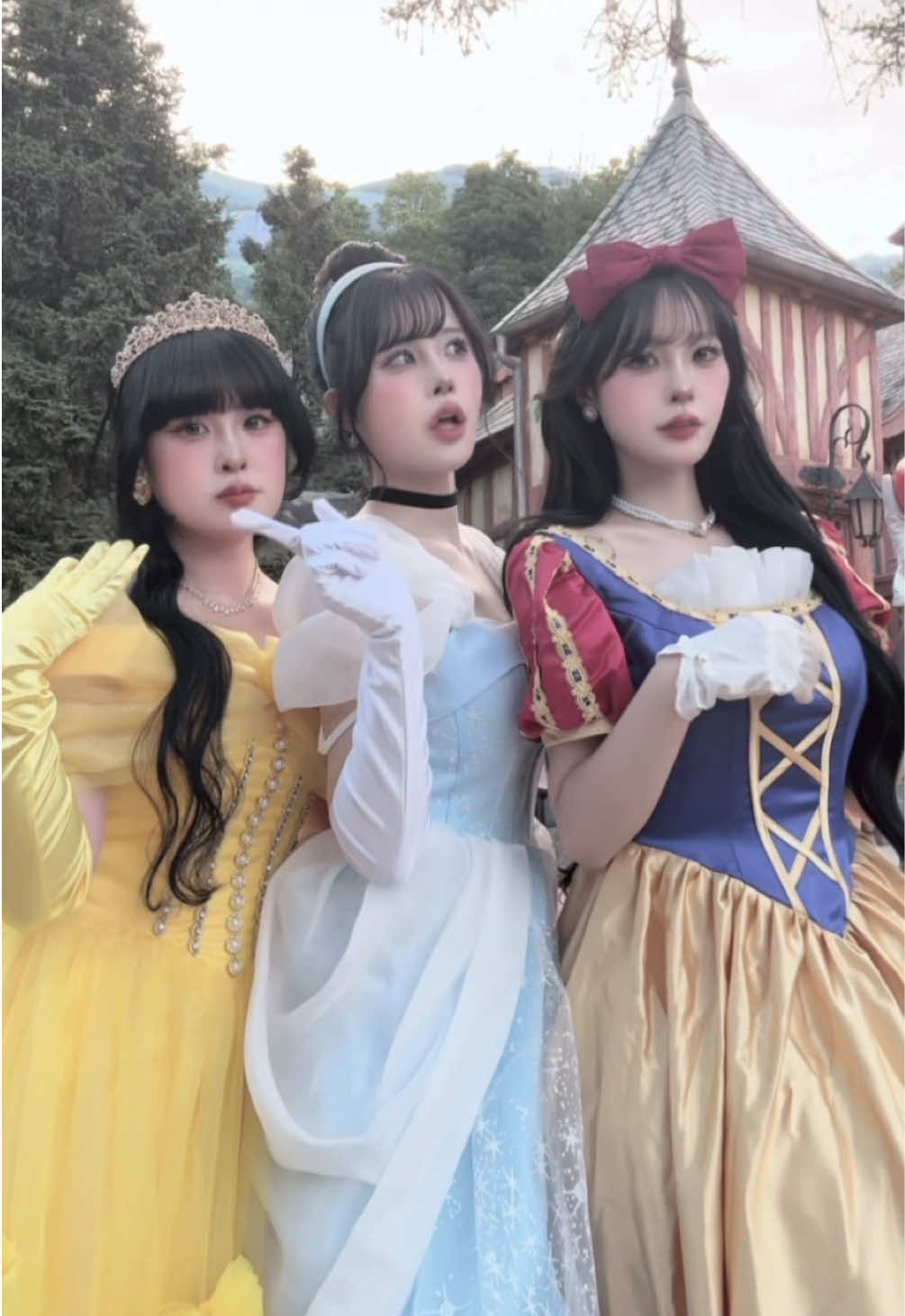 なんのコスプレするなった時1人も被らなくて喧嘩にもならず決まった👸💫 自分は結構どうしよう迷ってなんとなく白雪姫にしたけど大満足すぎる... #Dハロ #ハロウィン #ディズニーハロウィン #halloween #ハロウィン仮装 