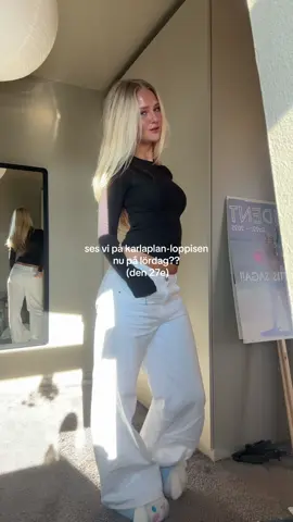 jag och @Matildewoldsam ska SÄLJA SÖNDEEERRR däär